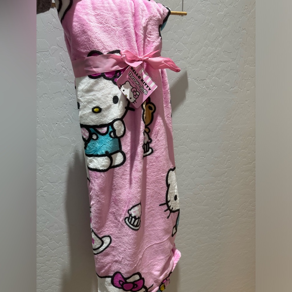 Hello kitty blanket 💝